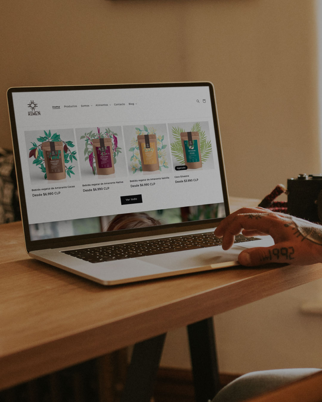 vista desde una computadora del ecommerce de Kiwen